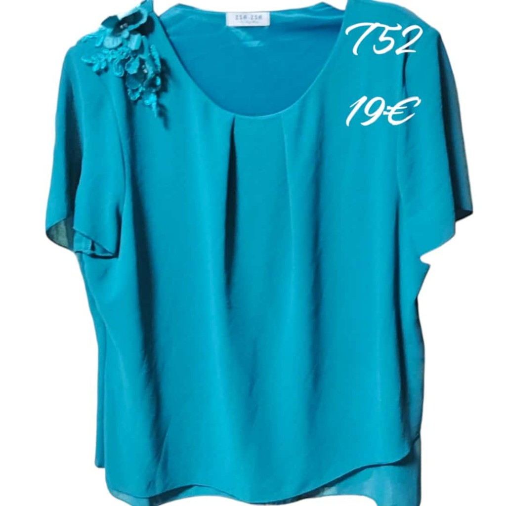 BLUSA AZUL CON RELIEVE